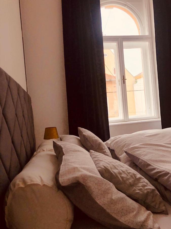 Room 44 Осиек Экстерьер фото